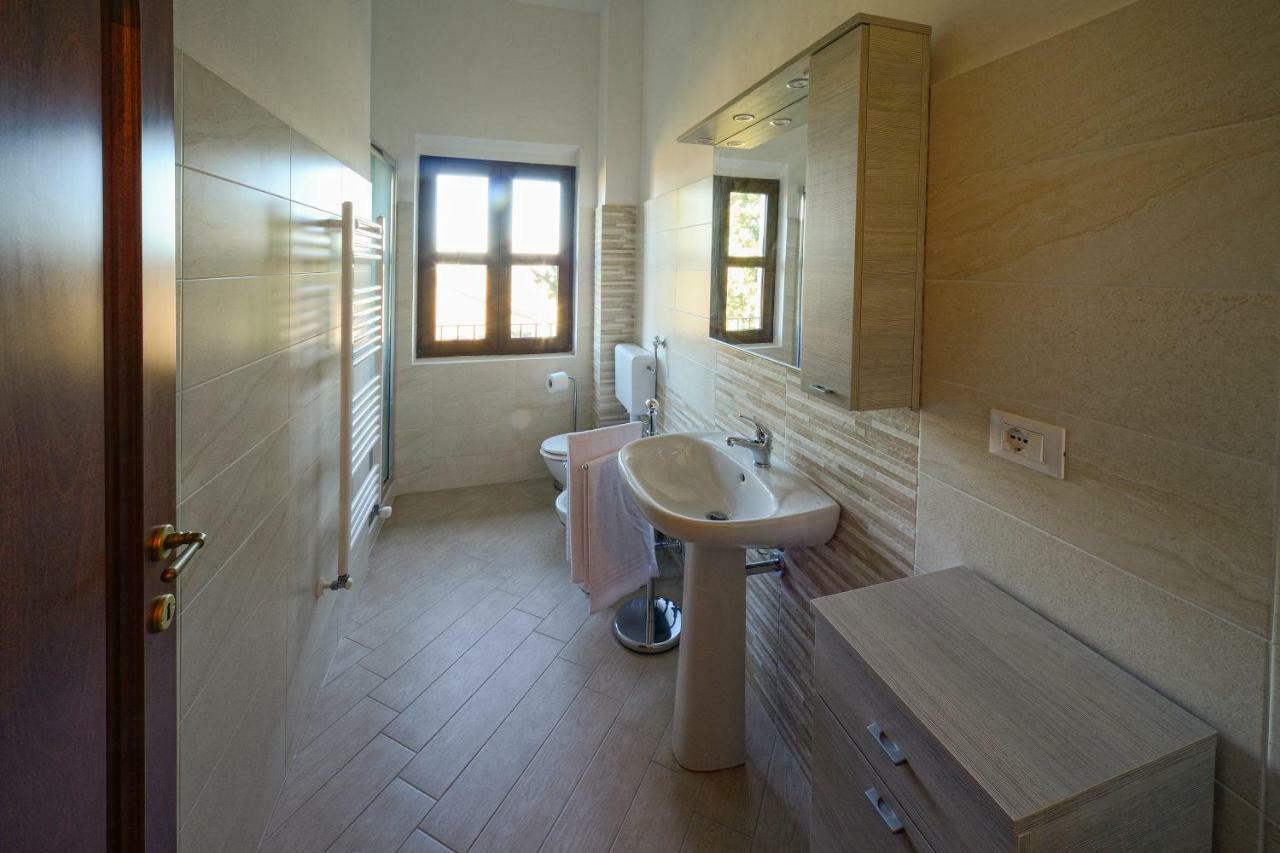La Vecchia Cantina Guzzardi Lari Dış mekan fotoğraf